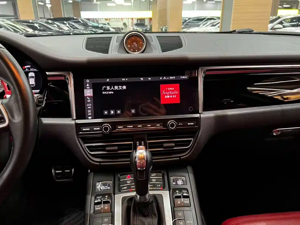 Porsche Macan — миниатюра 8