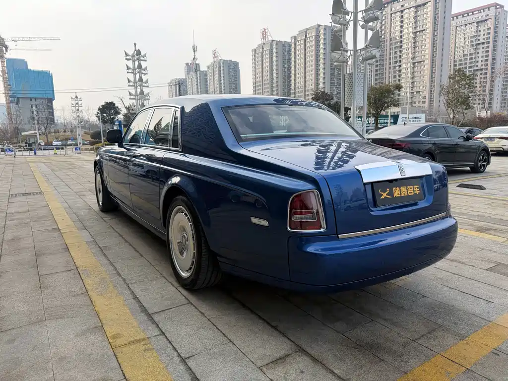 ROLLS-ROYCE PHANTOM