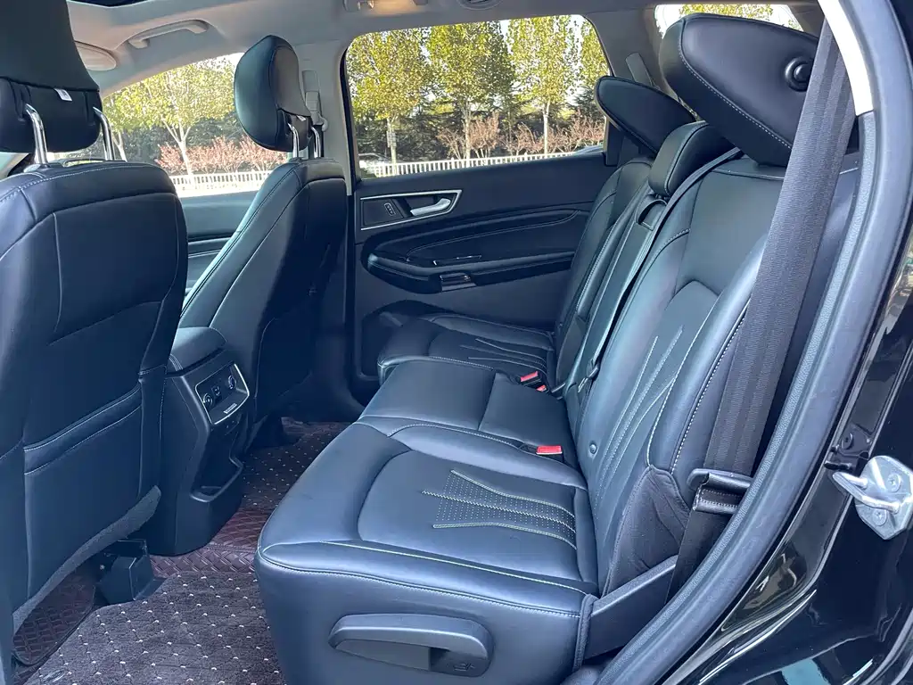 Ford Edge — миниатюра 8