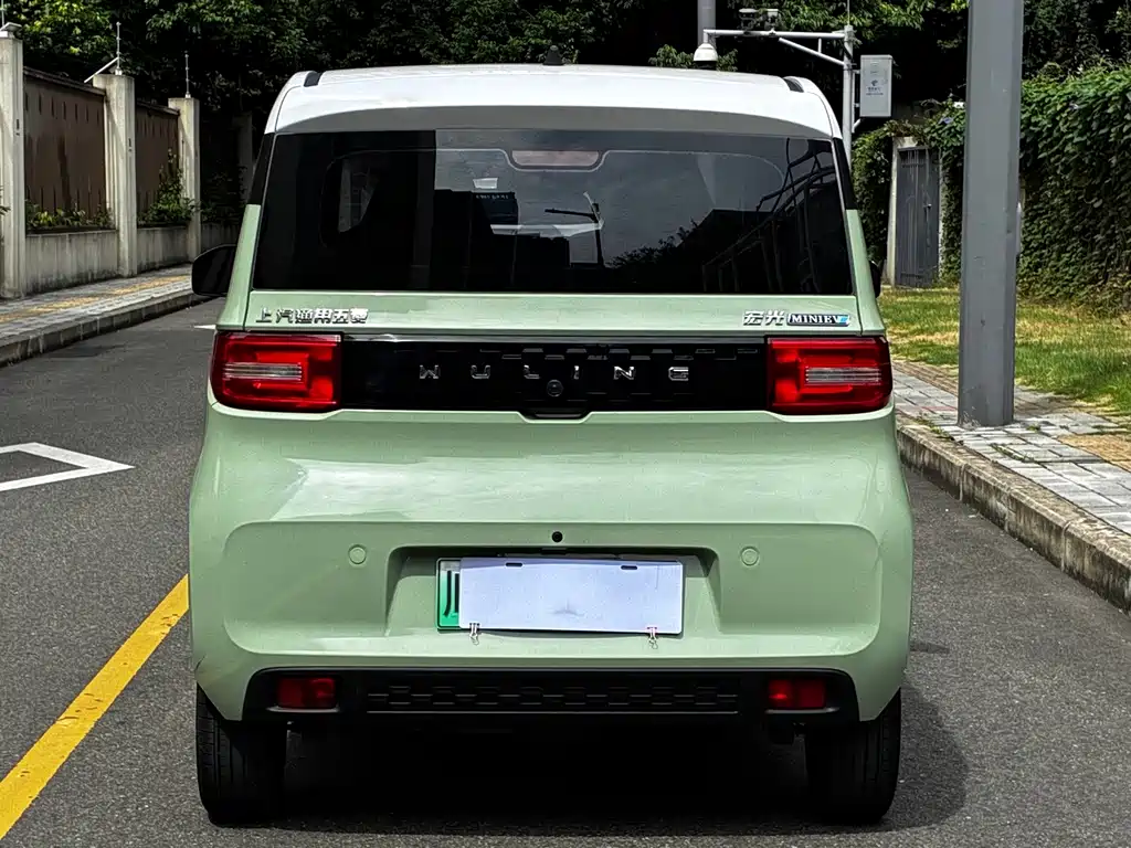 Wuling MINIEV — миниатюра 8