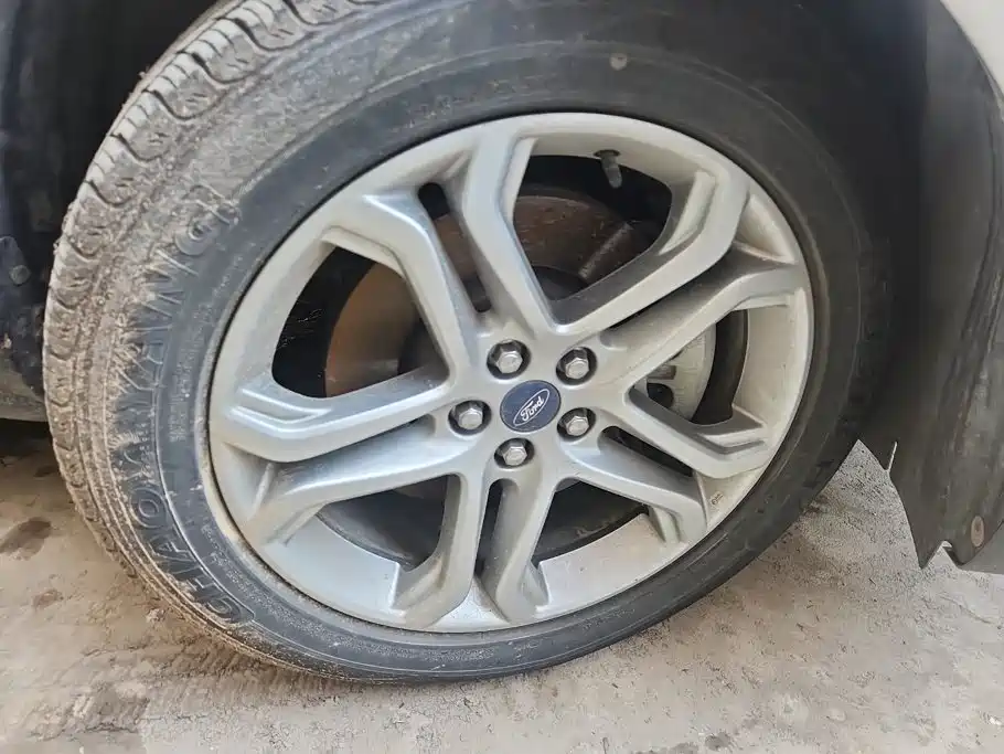 Ford Edge — миниатюра 6