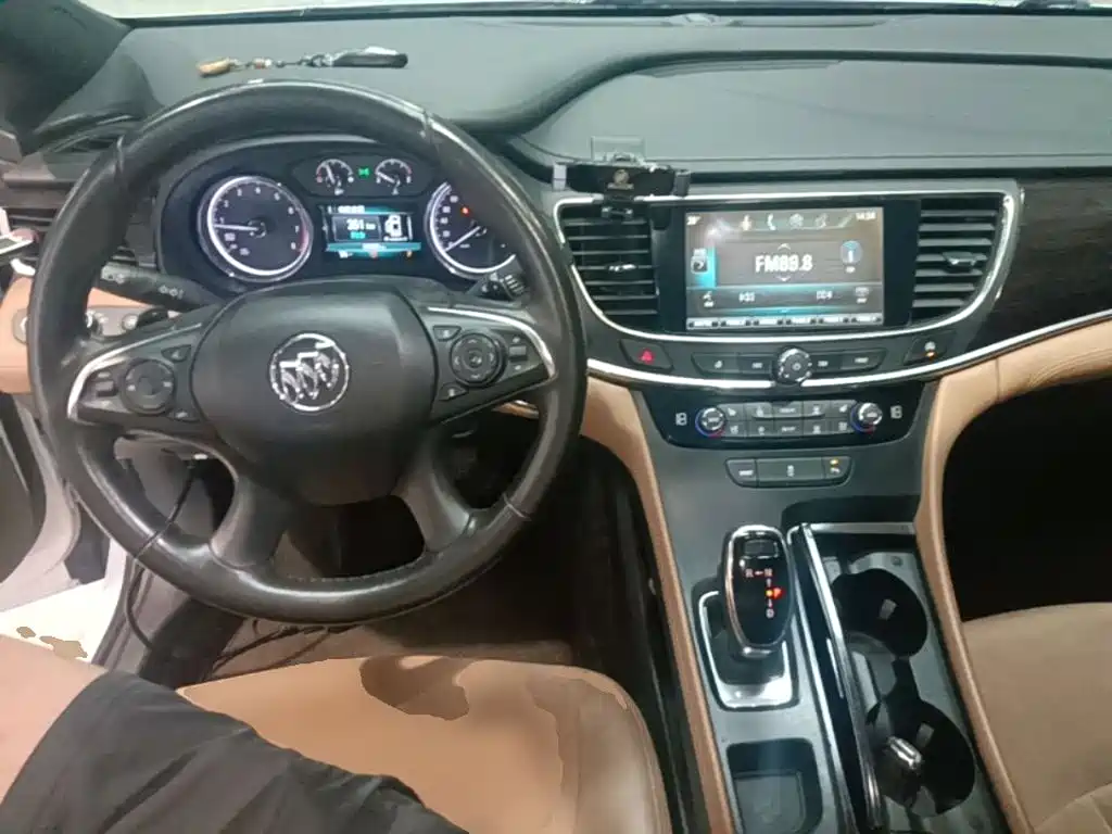 Buick LaCrosse — миниатюра 10