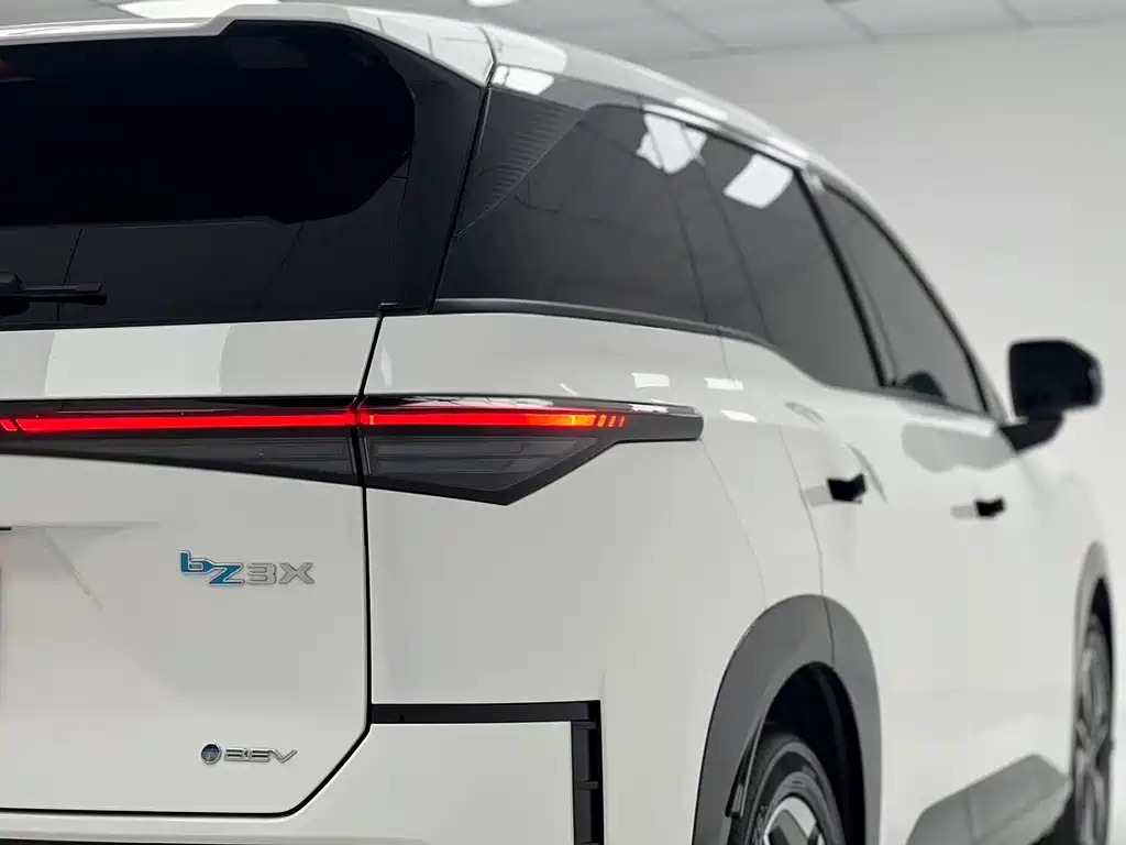 Toyota bZ3X — миниатюра 6