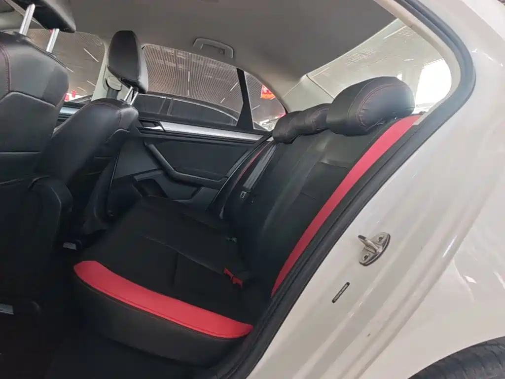 Volkswagen Bora — миниатюра 17