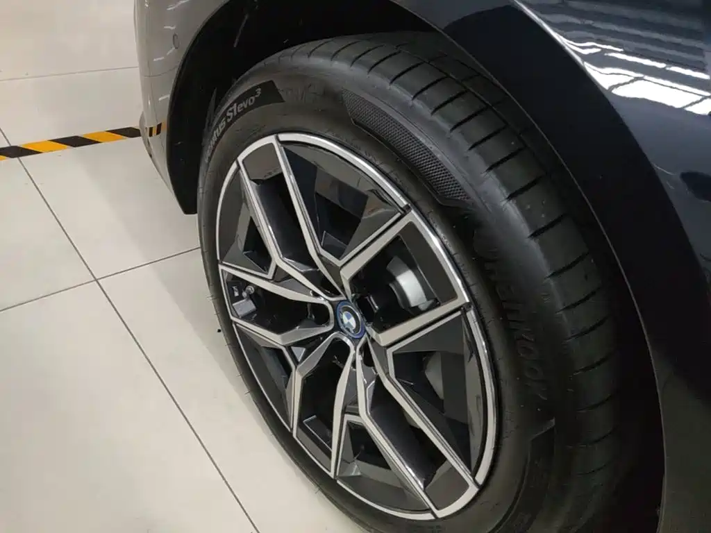BMW i5 — миниатюра 23