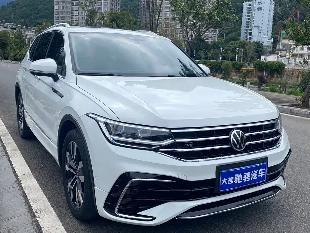 Volkswagen Tiguan L — миниатюра 2