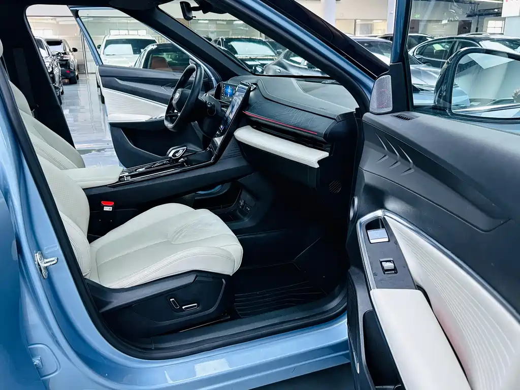 Geely Boyue — миниатюра 8