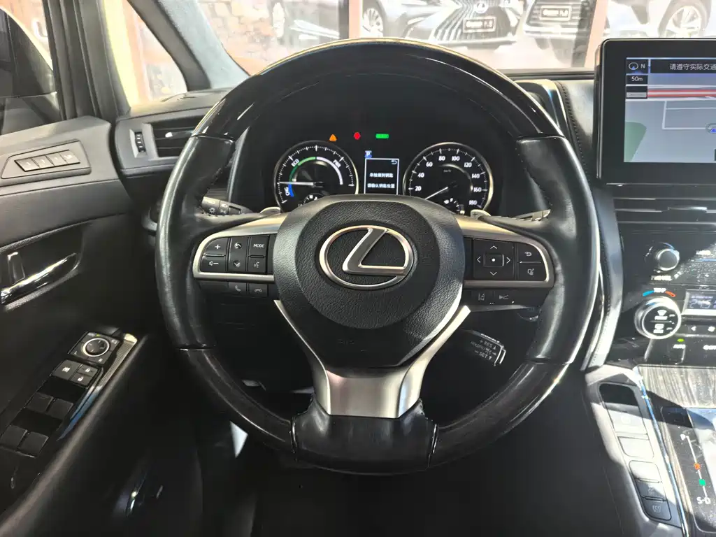Lexus LM — миниатюра 5