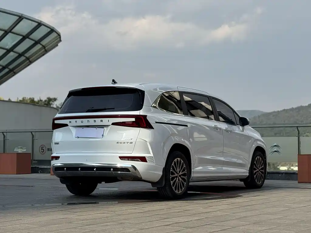 Hyundai Custo 2024 270TGDi LUX Luxury