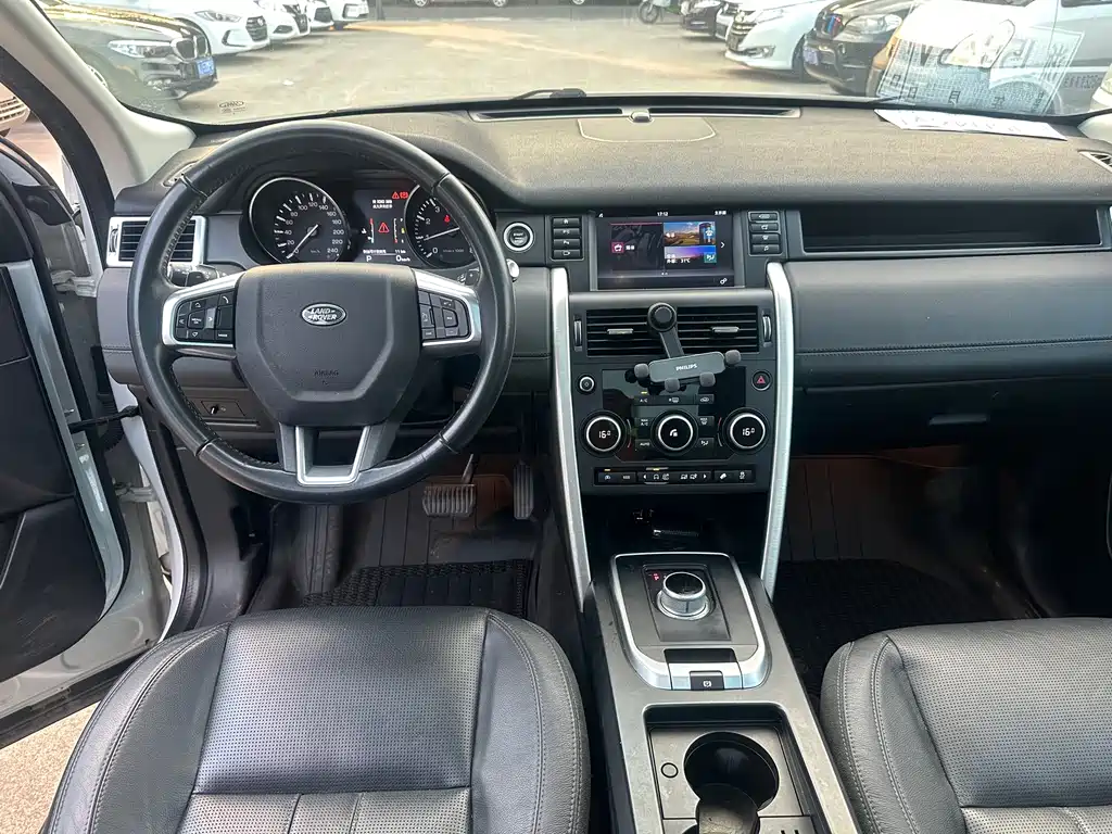 Land Rover Discovery Sport — миниатюра 9
