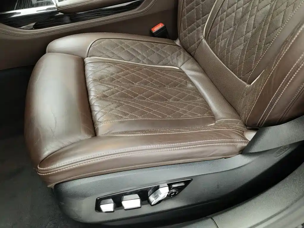 BMW 7 Series — миниатюра 20