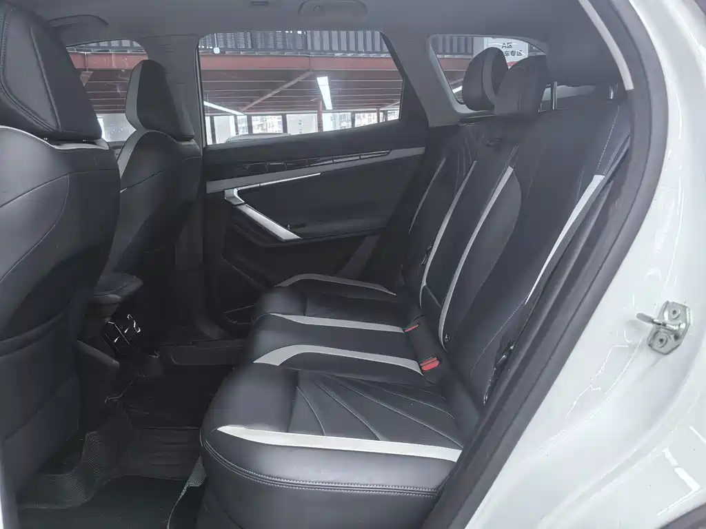 Geely Boyue L — миниатюра 7