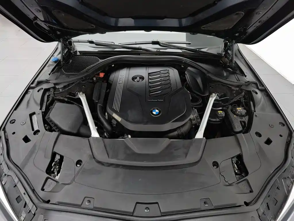 BMW 7 Series — миниатюра 6