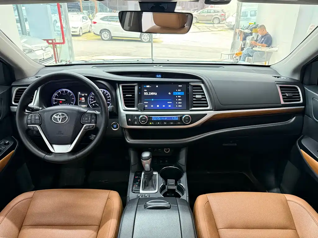 Toyota Highlander — миниатюра 8
