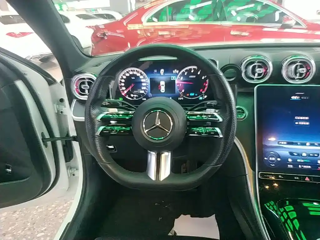 Mercedes-Benz C-Class — миниатюра 11