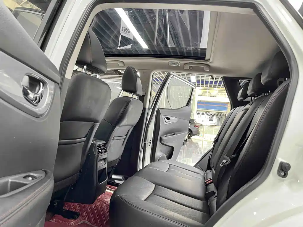 Nissan Qashqai — миниатюра 6