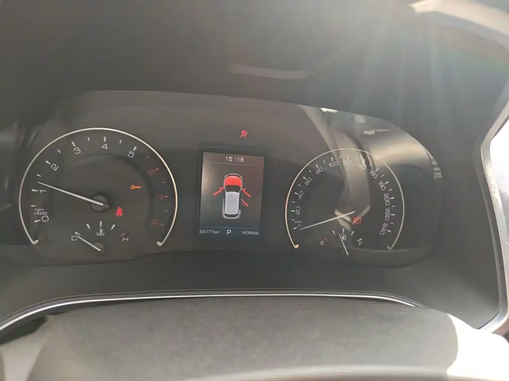Wey Wey VV5 — миниатюра 12