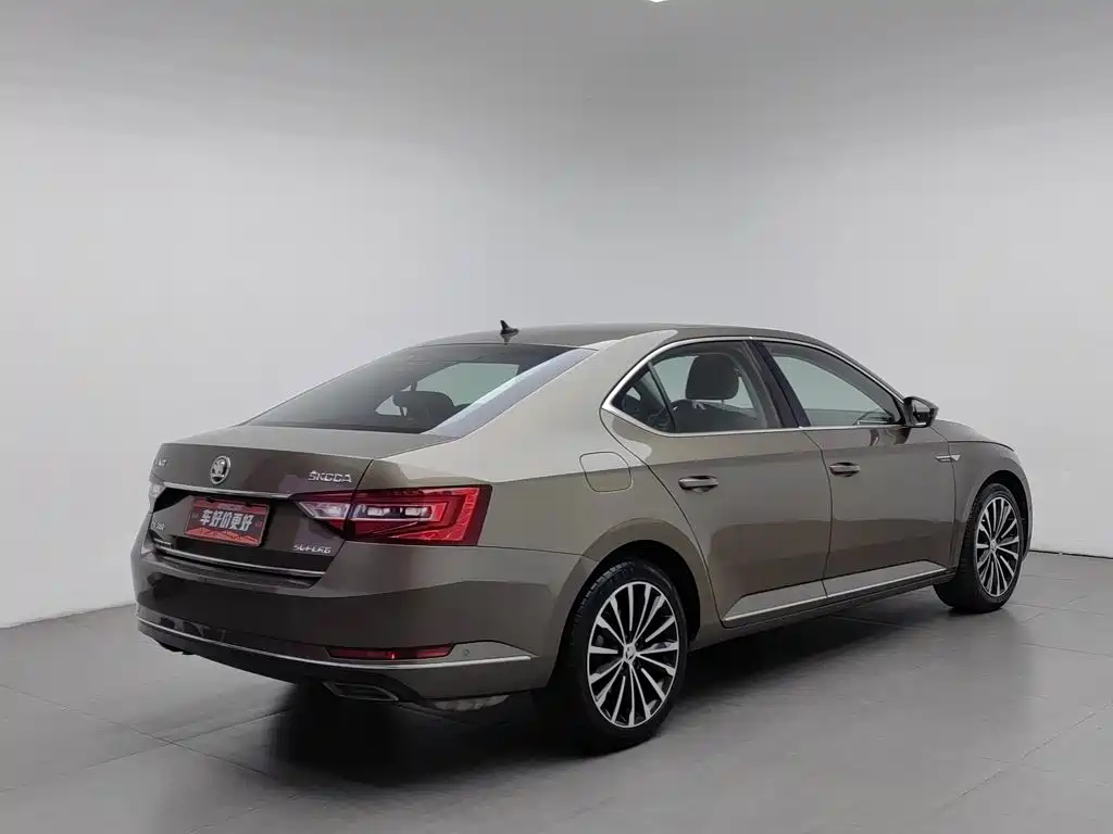 Skoda Superb — миниатюра 2