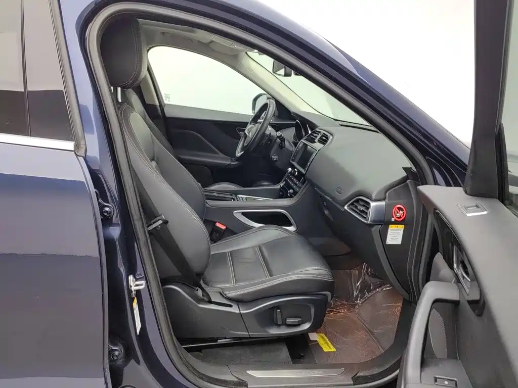 Jaguar F-PACE — миниатюра 23