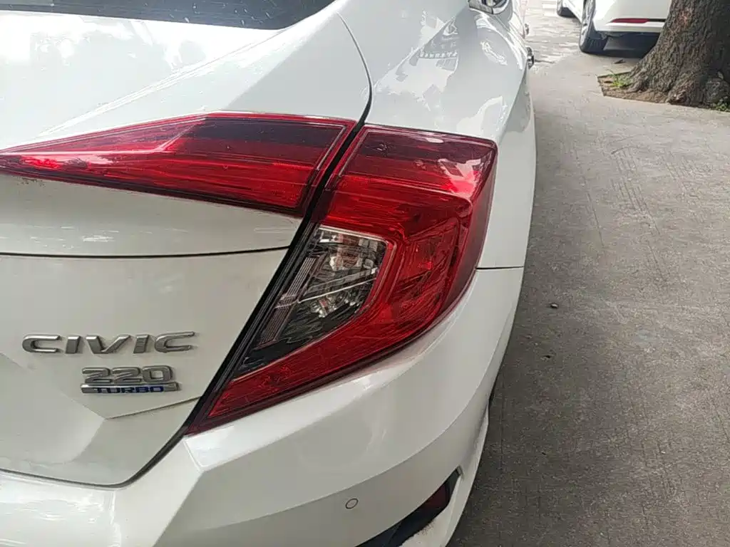 Honda Civic — миниатюра 8