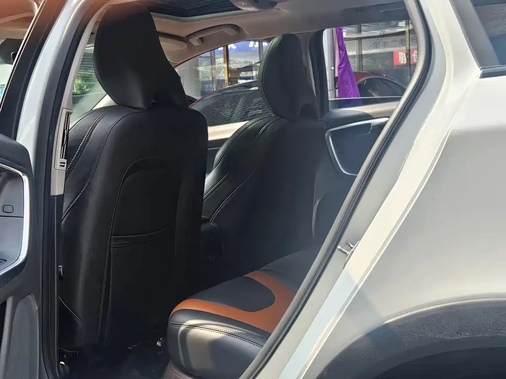 Volvo V60 — миниатюра 7