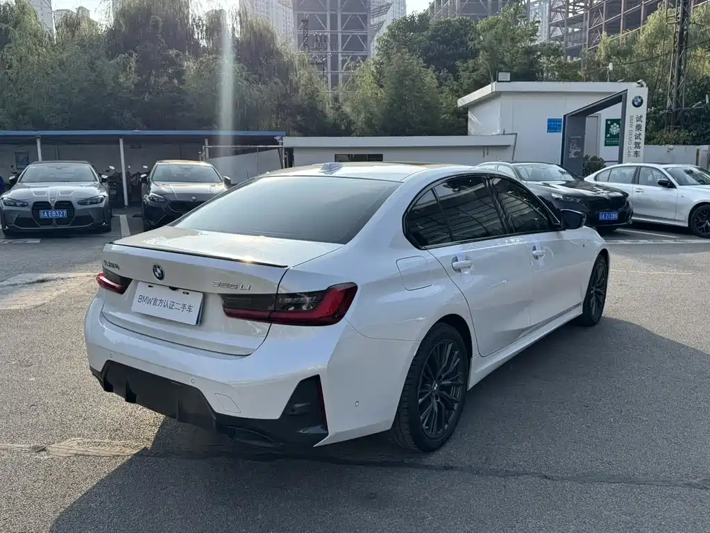 BMW 3 Series — миниатюра 3