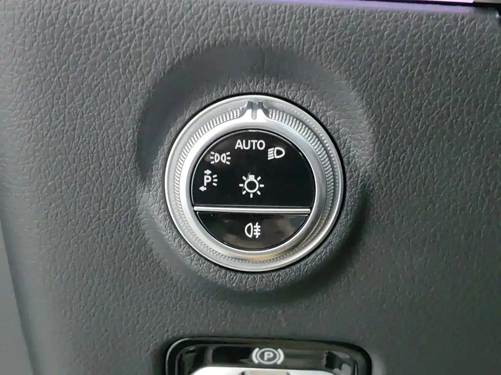 Mercedes-Benz C-Class — миниатюра 21