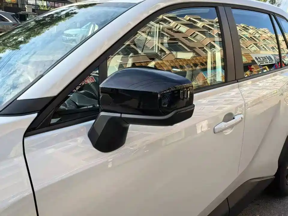 Toyota RAV4 — миниатюра 3