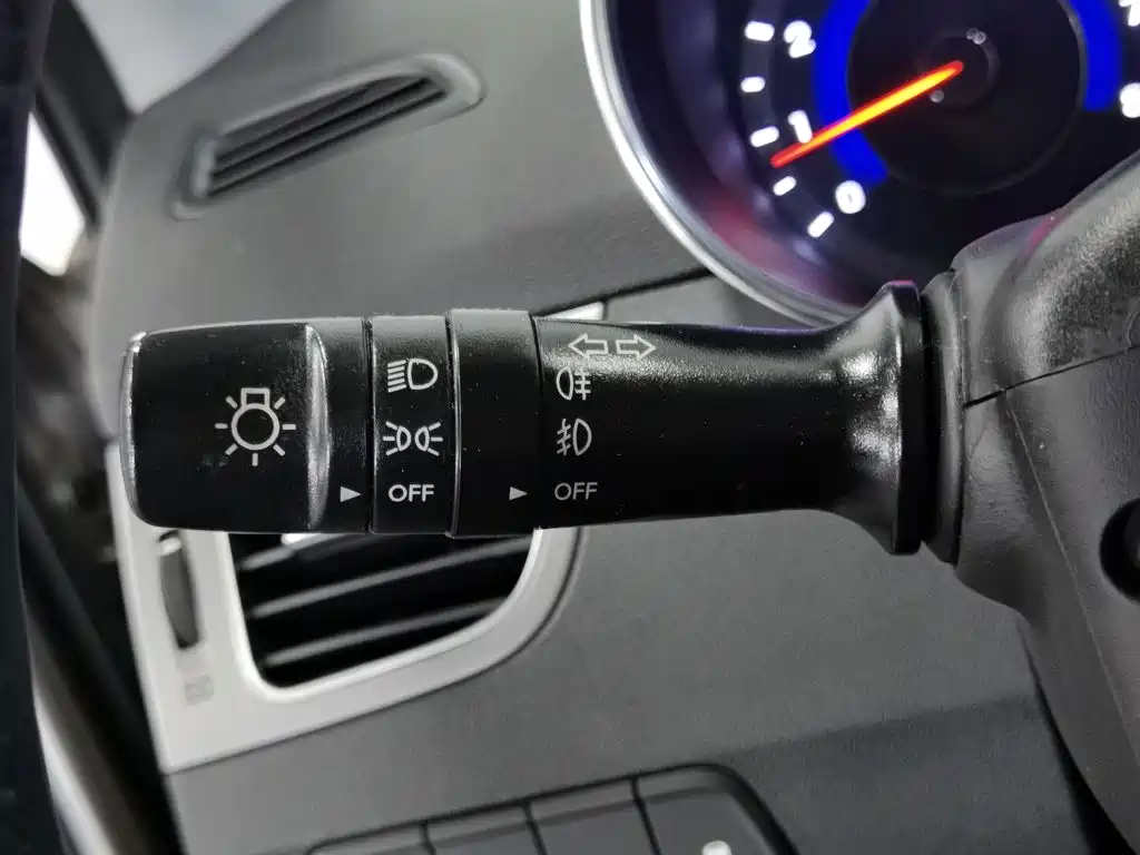 Hyundai Elantra Langdong — миниатюра 21