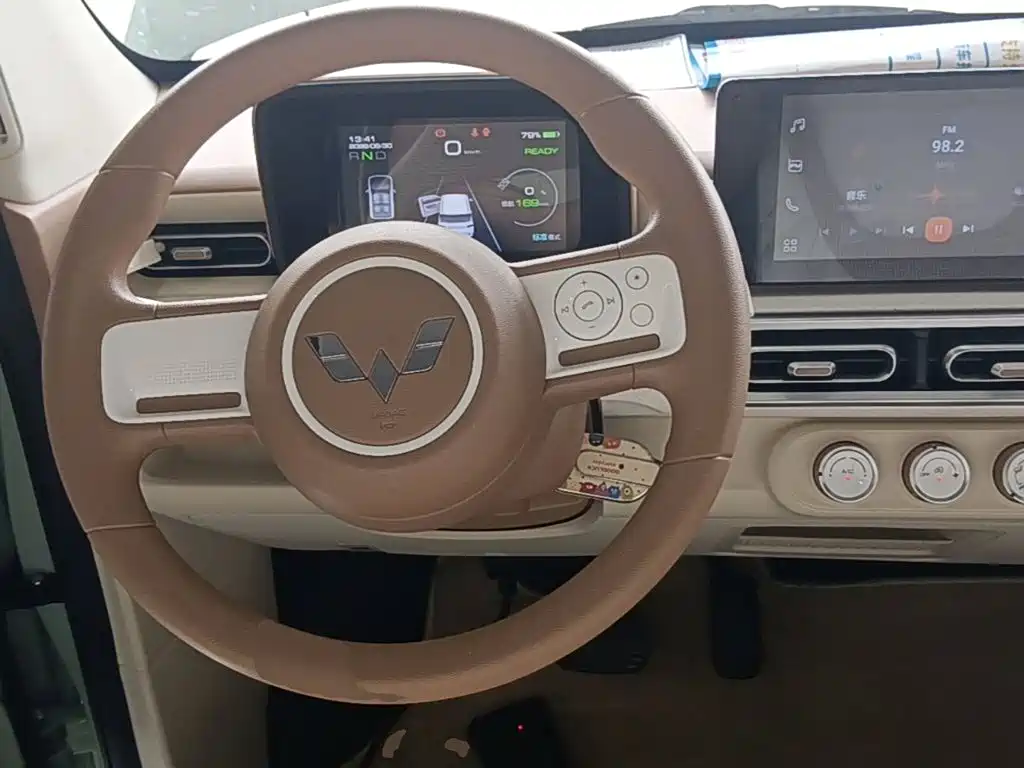 Wuling MINIEV — миниатюра 11