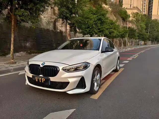 BMW 1 SERIES