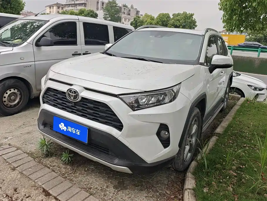 Toyota RAV4 2021