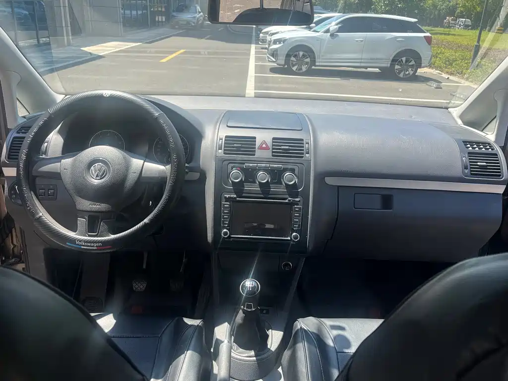 Volkswagen Touran — миниатюра 13