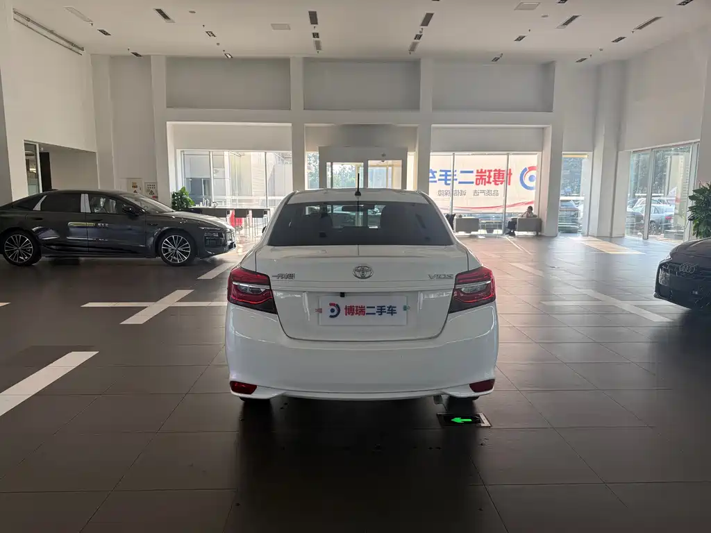 Toyota Vios — миниатюра 6