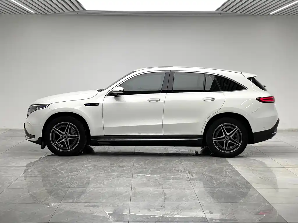 Mercedes-Benz EQC — миниатюра 7