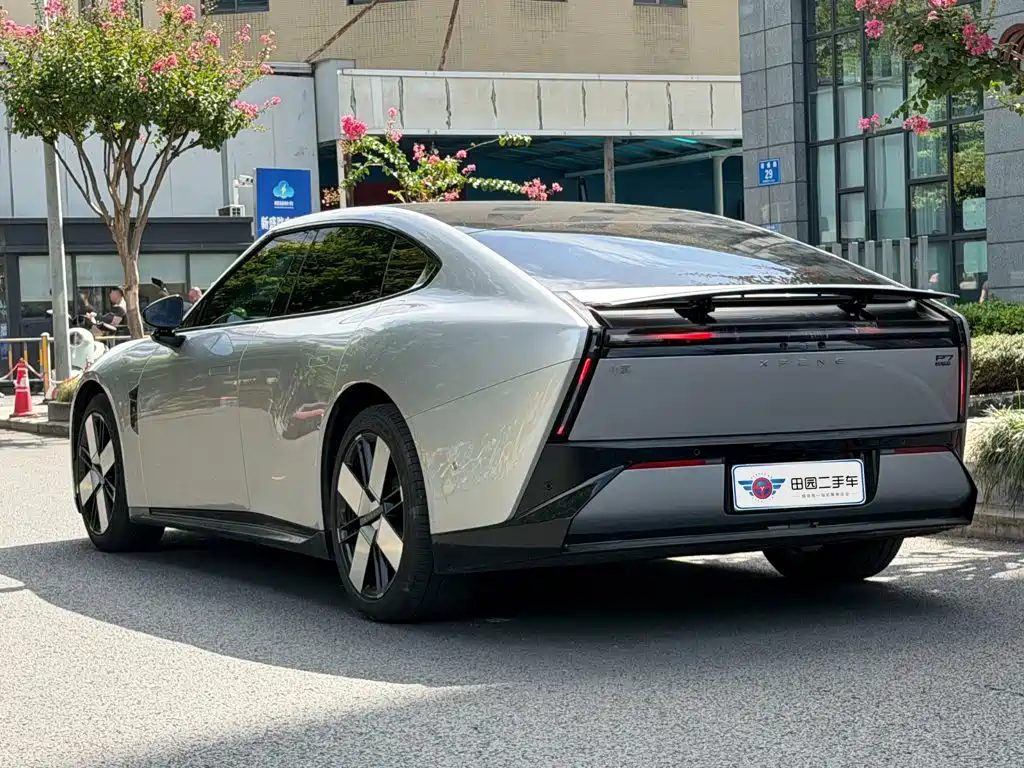 XPeng P7 — миниатюра 4