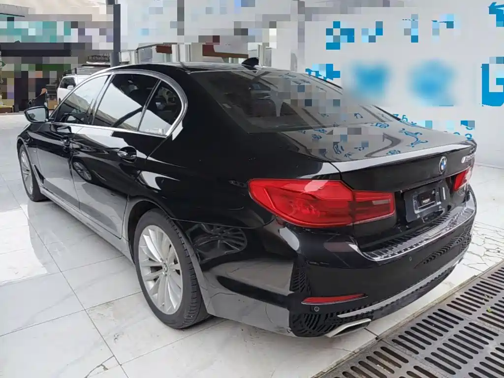 BMW 5 Series — миниатюра 5