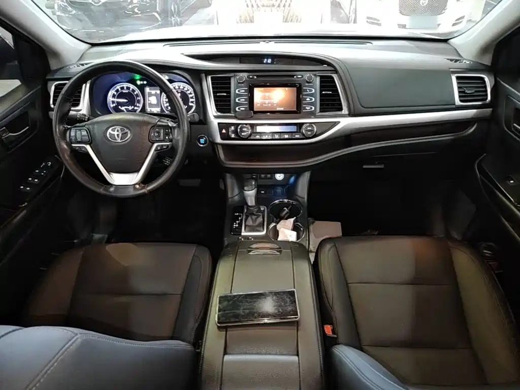 Toyota Highlander — миниатюра 10