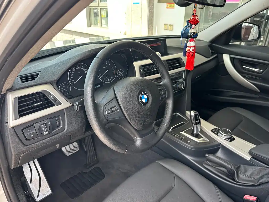 BMW 3 Series — миниатюра 13