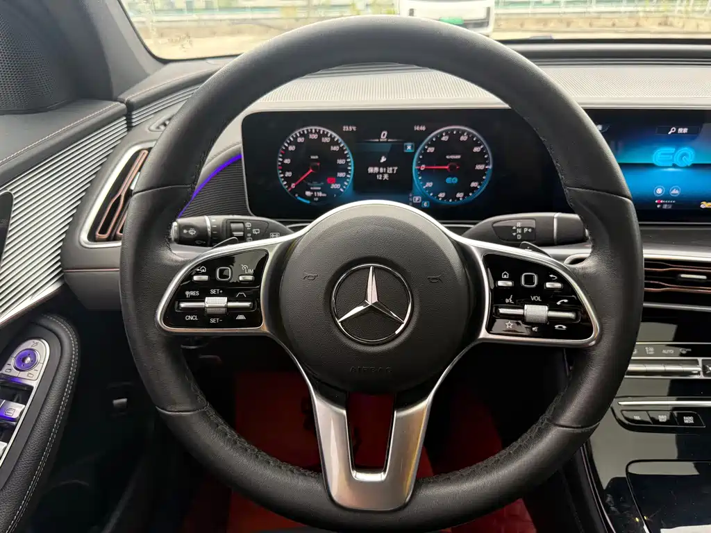 Mercedes-Benz EQC — миниатюра 15