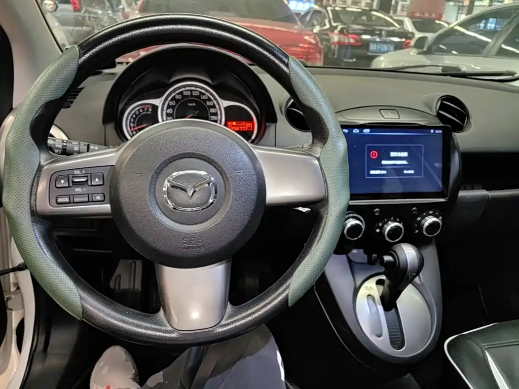 Mazda 2 — миниатюра 10