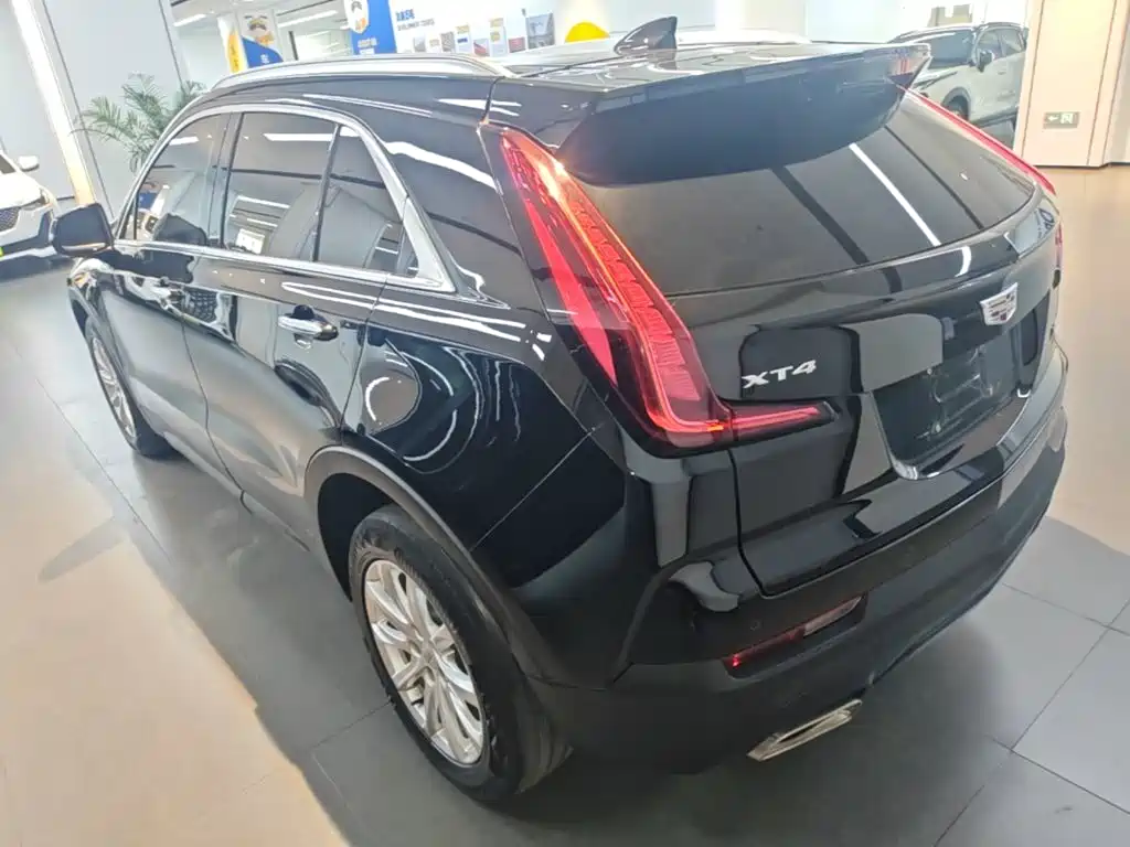 Cadillac XT4 — миниатюра 5