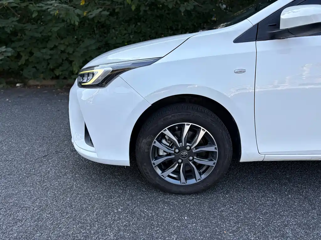Toyota Yaris L — миниатюра 12