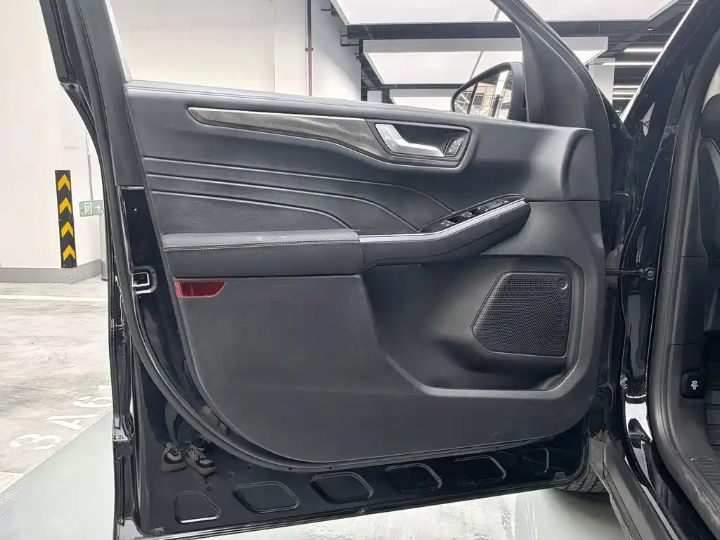 Ford Escape — миниатюра 15