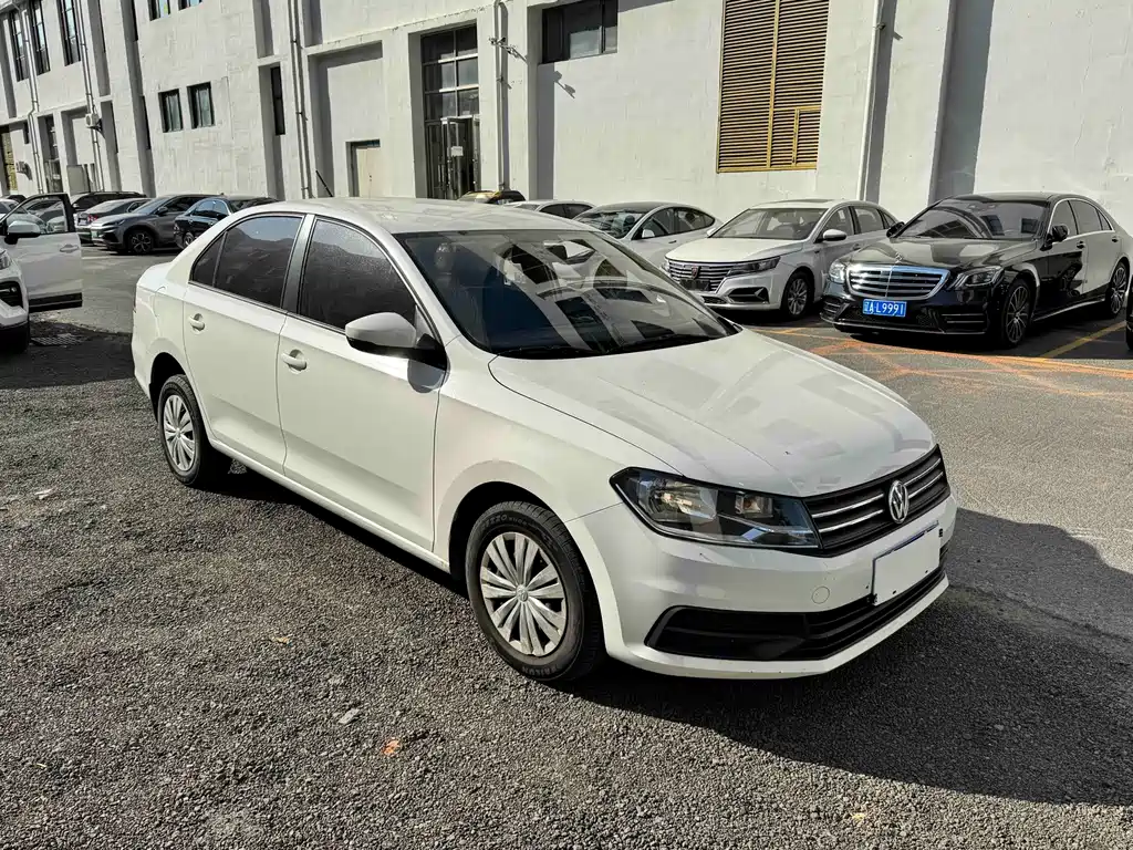 Volkswagen Santana — миниатюра 2