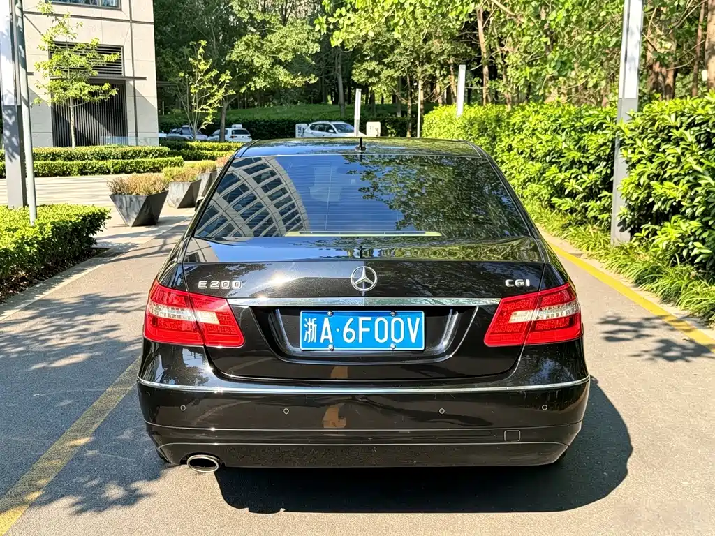 Mercedes-Benz E-Class (Import) — миниатюра 6