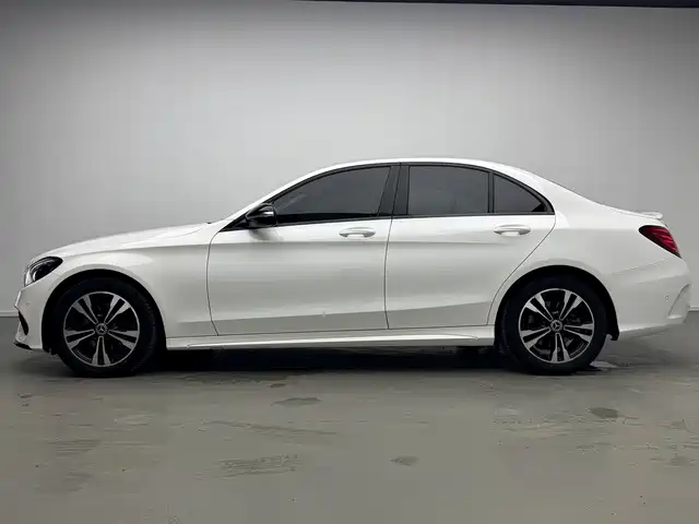 Mercedes-Benz C-Class — миниатюра 4