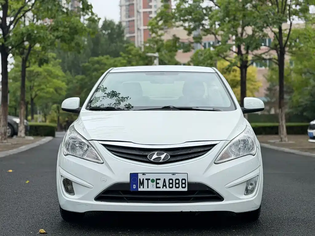 Hyundai Verna — миниатюра 2