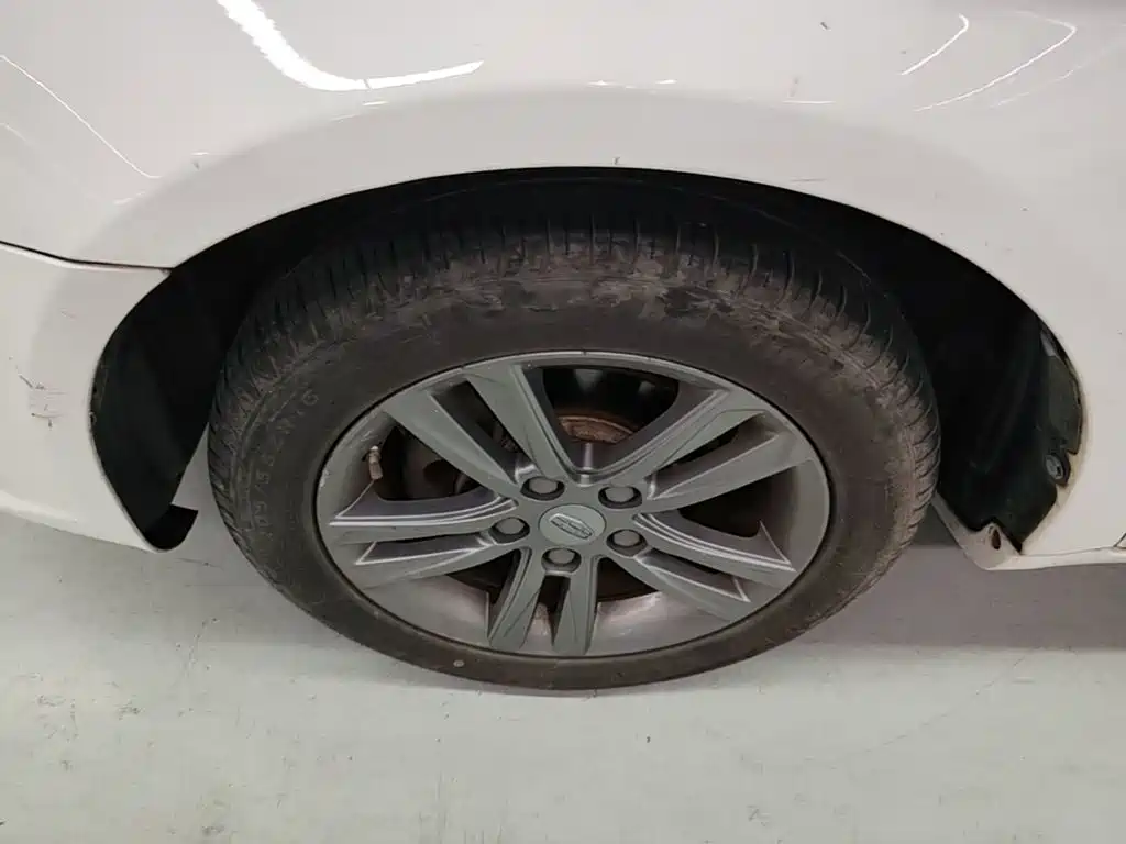 Geely Emgrand — миниатюра 23