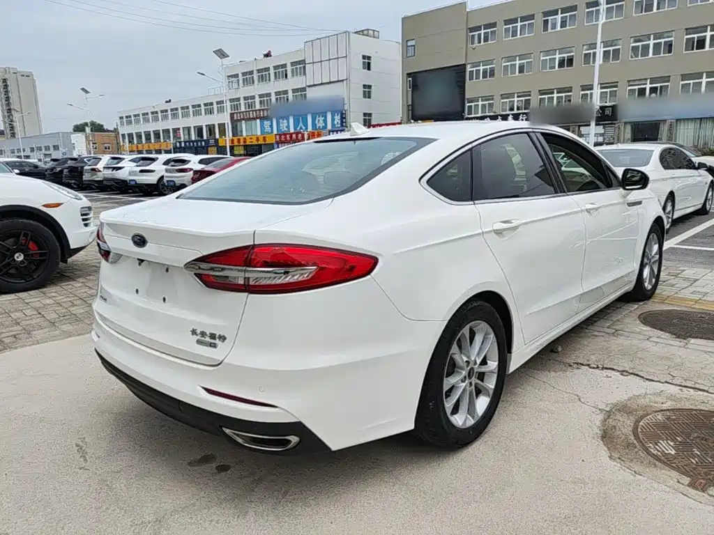 Ford Mondeo — миниатюра 7